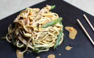 Nouilles au poulet sauce sésame