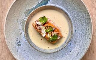 Saumon bouillon thaï, riz aux petits pois